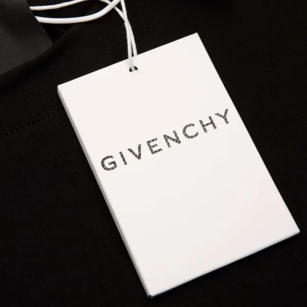 【GIVENCHY   公式旗艦店】 ジバンシー   Tシャツ ご好評に付き再入荷！ 250215