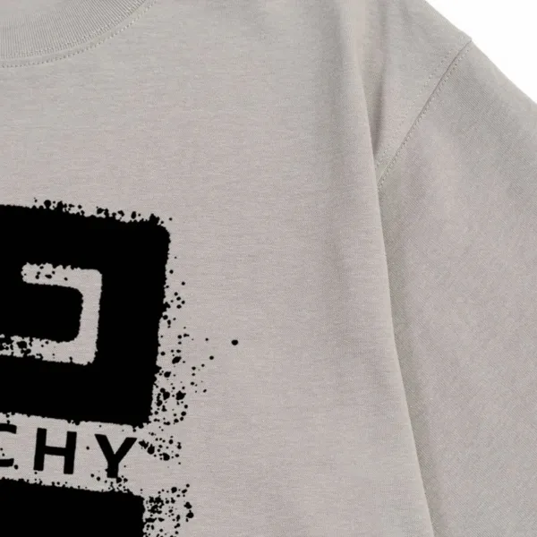 【GIVENCHY   公式旗艦店】 ジバンシー   Tシャツ ご好評に付き再入荷！ 250215