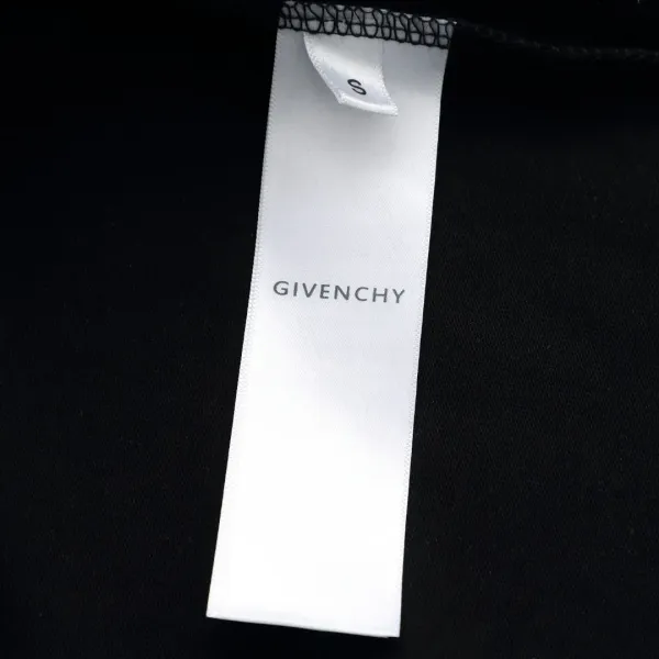 【GIVENCHY   公式旗艦店】 ジバンシー   Tシャツ ご好評に付き再入荷！ 250215