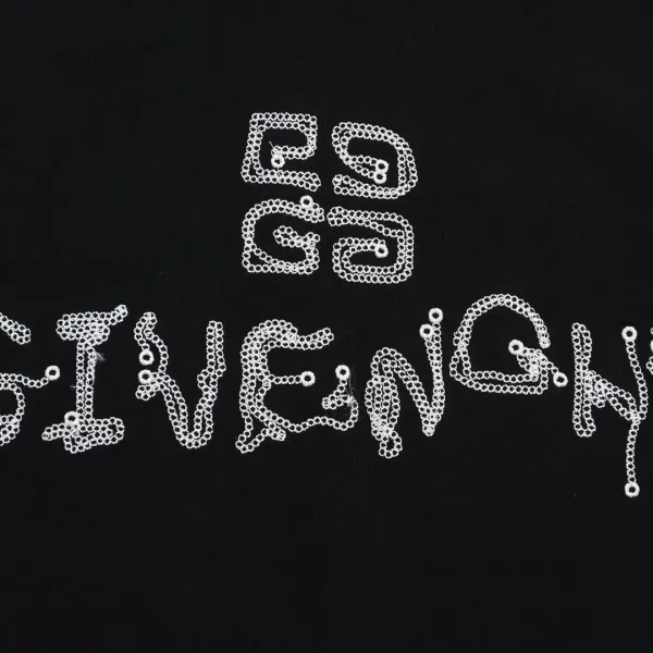 【GIVENCHY   公式旗艦店】 ジバンシー   Tシャツ ご好評に付き再入荷！ 250215