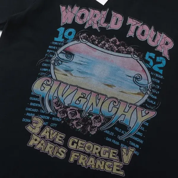 【GIVENCHY   公式旗艦店】 ジバンシー   Tシャツ ご好評に付き再入荷！ 250215