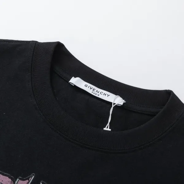 【GIVENCHY   公式旗艦店】 ジバンシー   Tシャツ ご好評に付き再入荷！ 250215