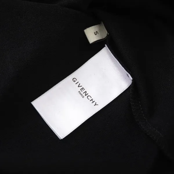 【GIVENCHY   公式旗艦店】 ジバンシー   Tシャツ ご好評に付き再入荷！ 250215