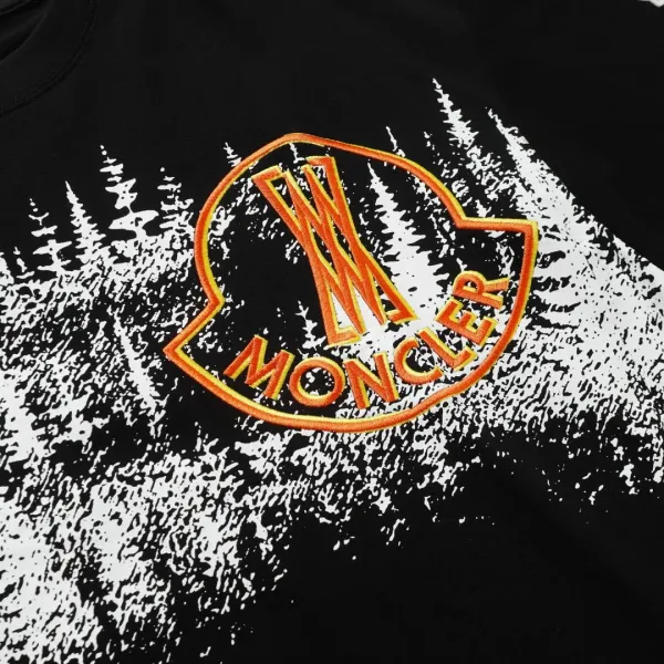 【MONCLER  公式旗艦店】モンクレール   Tシャツご好評に付き再入荷！250212