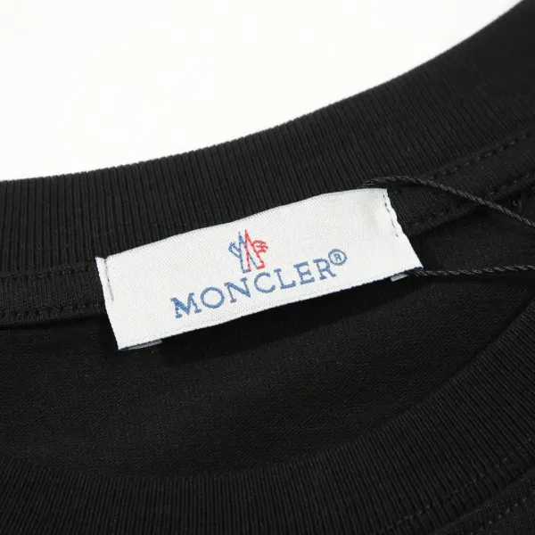 【MONCLER  公式旗艦店】モンクレール   Tシャツご好評に付き再入荷！250212