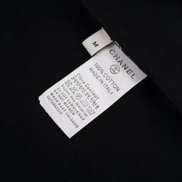 【CHANEL 公式旗艦店】シャネル Tシャツ ご好評に付き再入荷! 【CHANEL 公式旗艦店】シャネル Tシャツ ご好評に付き再入荷!