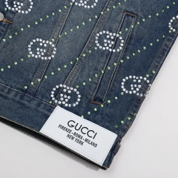 【GUCCI  公式旗艦店】グッチ  シャツ ご好評に付き再入荷  250222