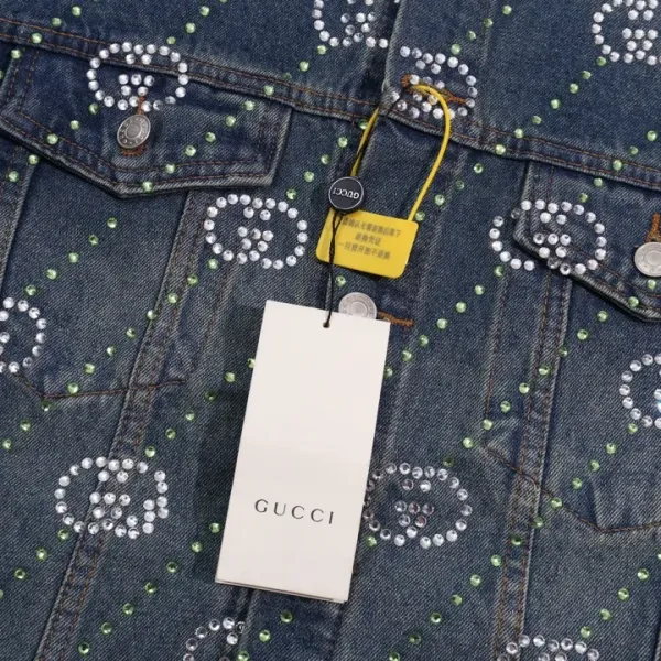 【GUCCI  公式旗艦店】グッチ  シャツ ご好評に付き再入荷  250222
