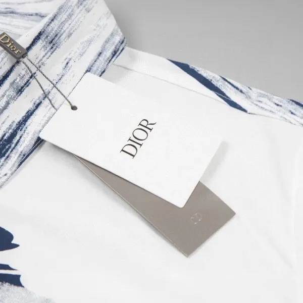 【DIOR  公式旗艦店】ディオール  半袖シャツ ご好評に付き再入荷  250220