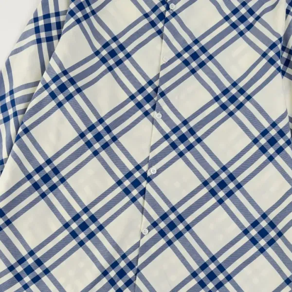 【BURBERRY  公式旗艦店】バーバリー  シャツ ご好評に付き再入荷 24627