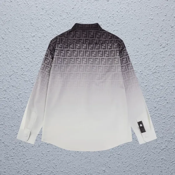 【FENDI  公式旗艦店】フェンディ  シャツ ご好評に付き再入荷  250221