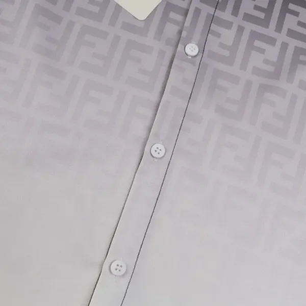 【FENDI  公式旗艦店】フェンディ  シャツ ご好評に付き再入荷  250221