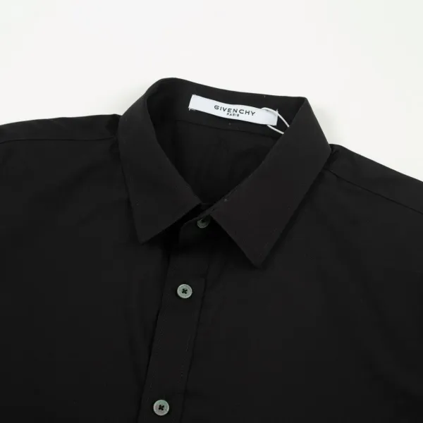 【GIVENCHY 公式旗艦店】ジバンシー  シャツ ご好評に付き再入荷 240802
