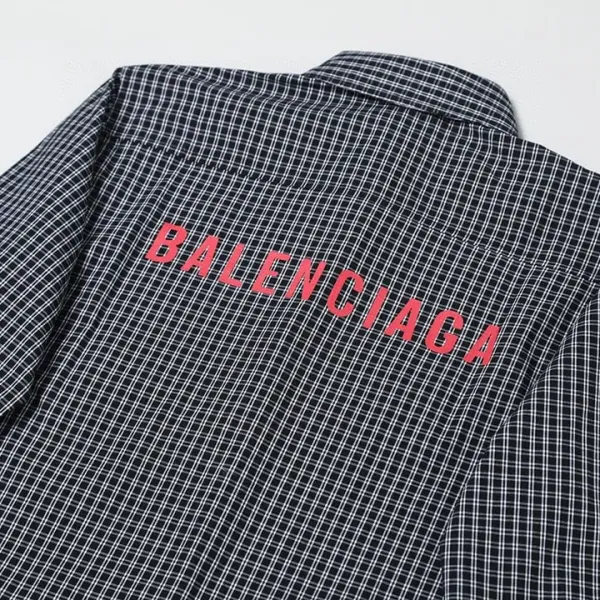 【BALENCIAGA 公式旗艦店】バレンシアガ  シャツ ご好評に付き再入荷  250218