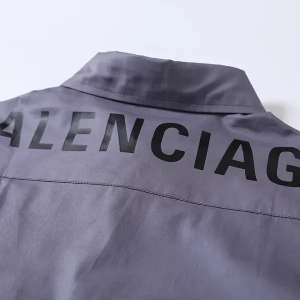 【BALENCIAGA 公式旗艦店】バレンシアガ  シャツ ご好評に付き再入荷  250218