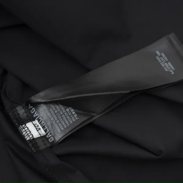 【BALENCIAGA 公式旗艦店】バレンシアガ  シャツ ご好評に付き再入荷  250218
