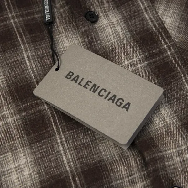 【BALENCIAGA 公式旗艦店】バレンシアガ  シャツ ご好評に付き再入荷  241119