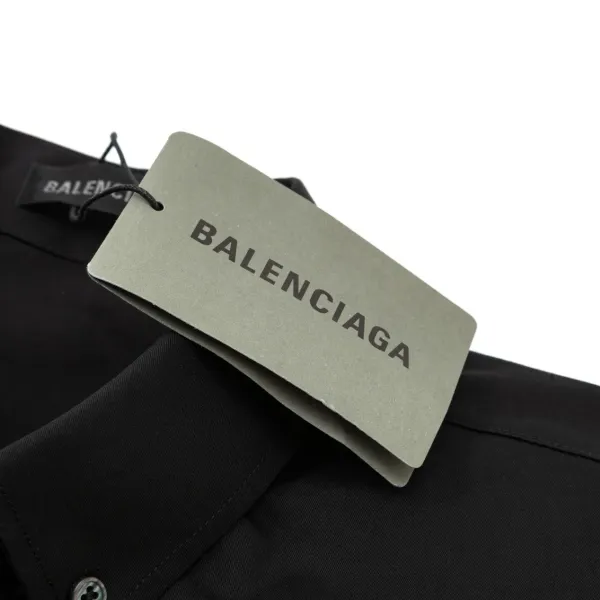 【BALENCIAGA 公式旗艦店】バレンシアガ  シャツ  ご好評に付き再入荷 240802