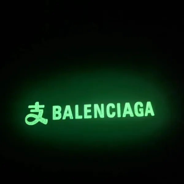 【BALENCIAGA 公式旗艦店】バレンシアガ  シャツ  ご好評に付き再入荷 240802