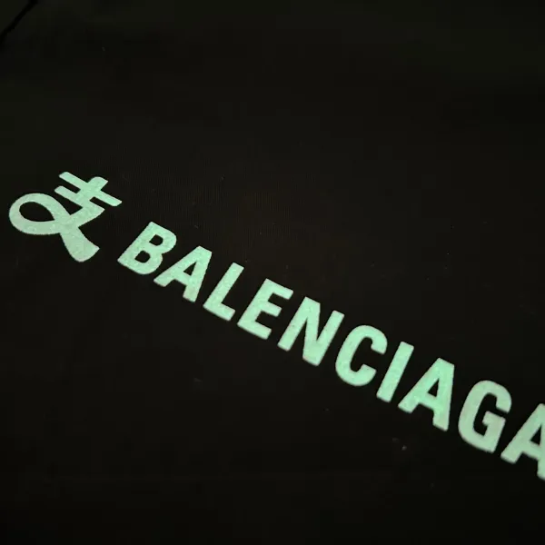 【BALENCIAGA 公式旗艦店】バレンシアガ  シャツ  ご好評に付き再入荷 240802
