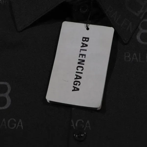 【BALENCIAGA 公式旗艦店】バレンシアガ  シャツ ご好評に付き再入荷 240802