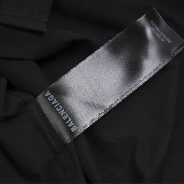 【BALENCIAGA 公式旗艦店】バレンシアガ  シャツ  ご好評に付き再入荷 240715