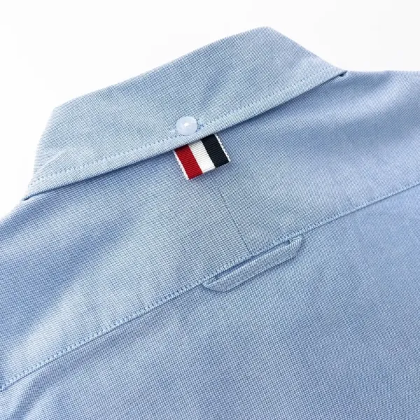 【ThomBrowne  公式旗艦店】トムブラウン   シャツ ご好評に付き再入荷  250221
