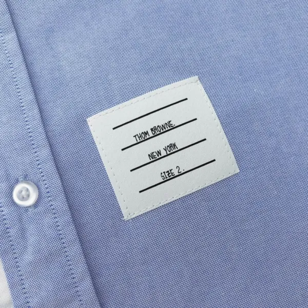 【ThomBrowne  公式旗艦店】トムブラウン   シャツ ご好評に付き再入荷  250221