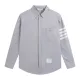 【ThomBrowne  公式旗艦店】トムブラウン   シャツ ご好評に付き再入荷  250221