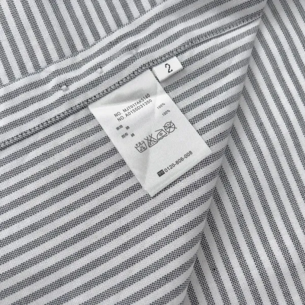 【ThomBrowne  公式旗艦店】トムブラウン   シャツ ご好評に付き再入荷  250221