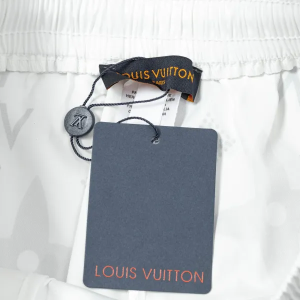 LV【LOUIS VUITTON 公式旗艦店】ルイヴィトン ショートパンツご好評に付き再入荷!250224 LV【LOUIS VUITTON 公式旗艦店】ルイヴィトン ショートパンツご好評に付き再入荷!250224