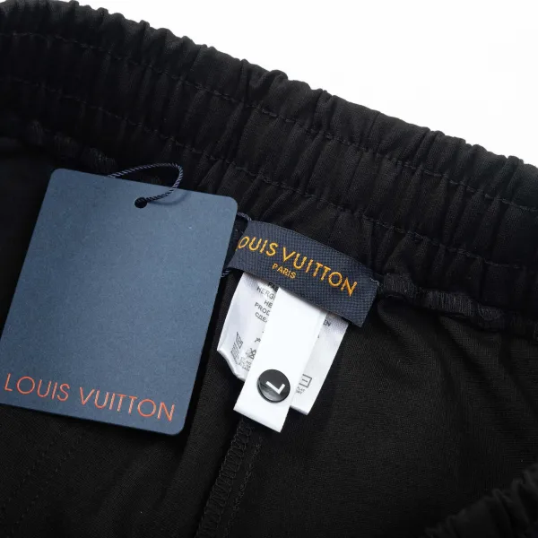 LV【LOUIS VUITTON  公式旗艦店】ルイヴィトン  ショートパンツご好評に付き再入荷！250224