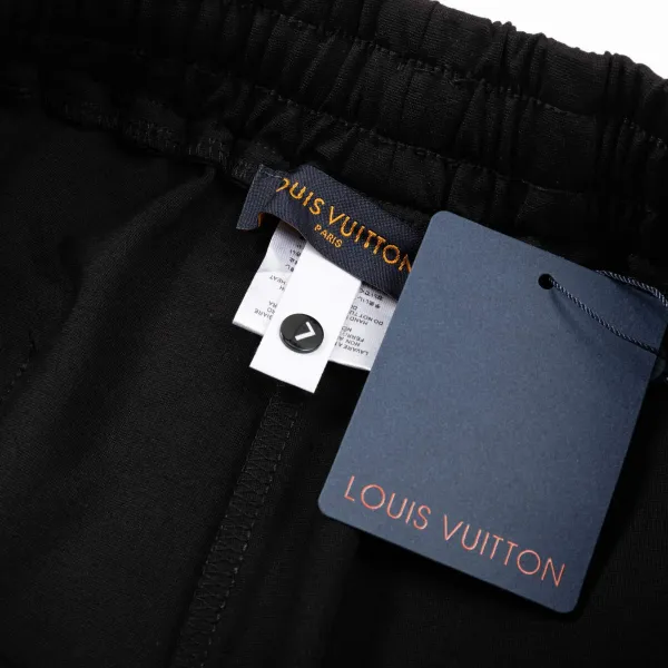 LV【LOUIS VUITTON  公式旗艦店】ルイヴィトン  ショートパンツご好評に付き再入荷！250224