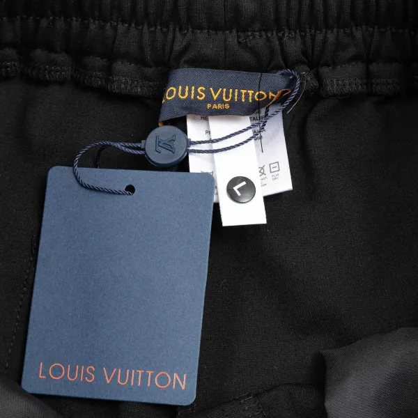 LV【LOUIS VUITTON  公式旗艦店】ルイヴィトン  ショートパンツご好評に付き再入荷！250224