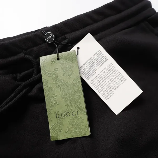 【GUCCI  公式旗艦店】クッチ    ショートパンツ  ご好評に付き再入荷！