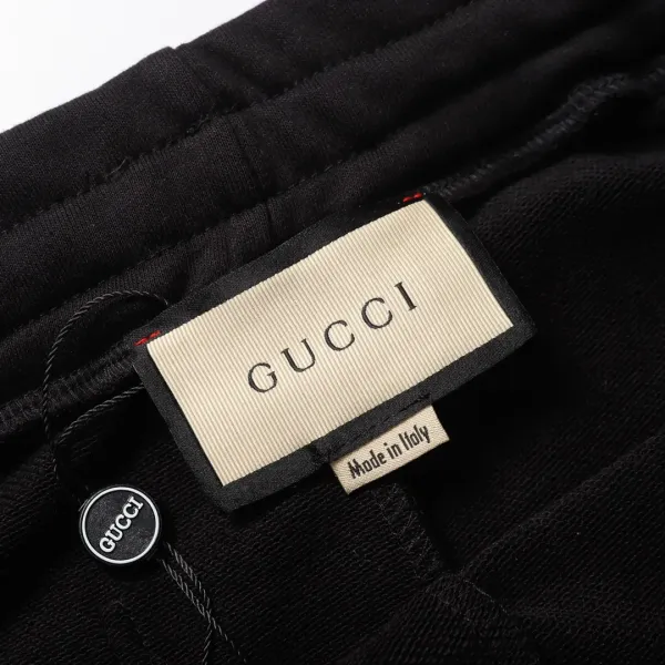 【GUCCI  公式旗艦店】クッチ    ショートパンツ  ご好評に付き再入荷！