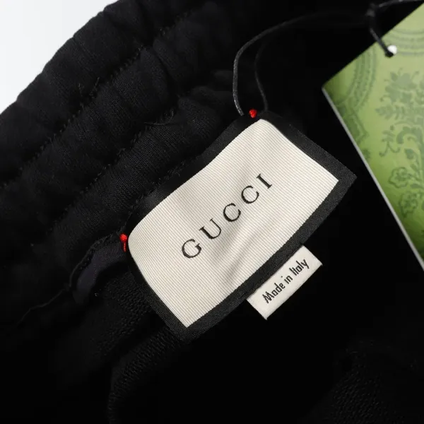 【GUCCI  公式旗艦店】クッチ   ショートパンツ  ご好評に付き再入荷！