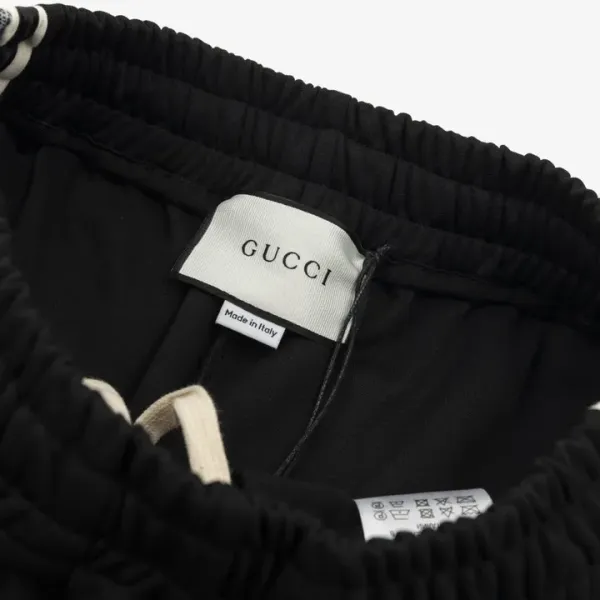 【GUCCI公式旗艦店】クッチ  ショートパンツ  ご好評に付き再入荷！