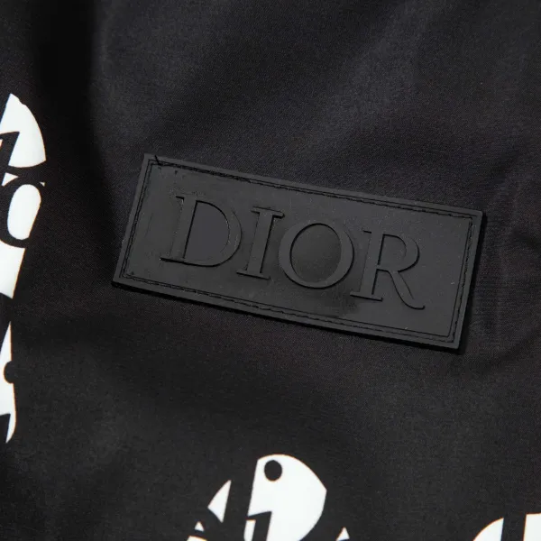 【DIOR  公式旗艦店】ディオール  ショートパンツご好評に付き再入荷！250225