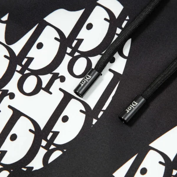 【DIOR  公式旗艦店】ディオール  ショートパンツご好評に付き再入荷！250225