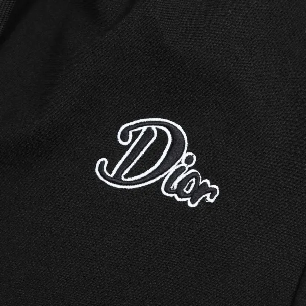 【DIOR  公式旗艦店】ディオール  ショートパンツご好評に付き再入荷！250225