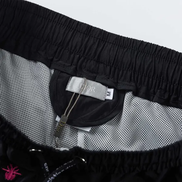 【DIOR  公式旗艦店】ディオール ショートパンツご好評に付き再入荷！250225