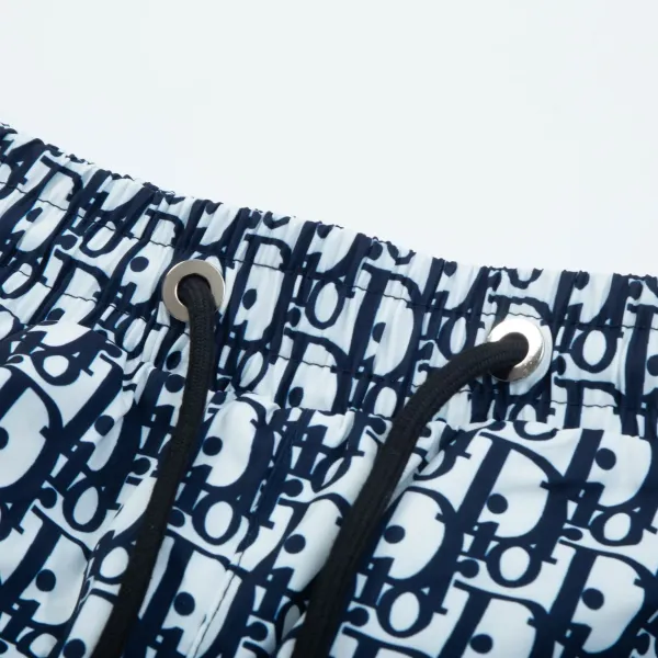 【DIOR  公式旗艦店】ディオール  ショートパンツご好評に付き再入荷！250225