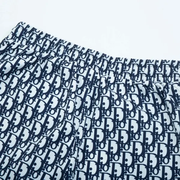 【DIOR  公式旗艦店】ディオール  ショートパンツご好評に付き再入荷！250225