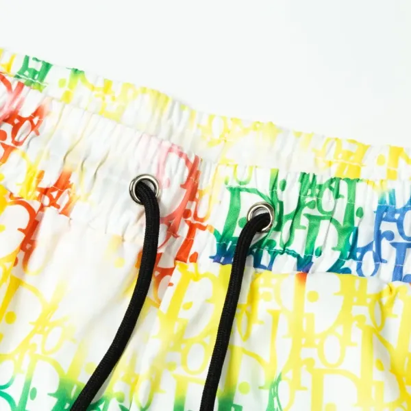 【DIOR  公式旗艦店】ディオール  ショートパンツ  ご好評に付き再入荷 240718