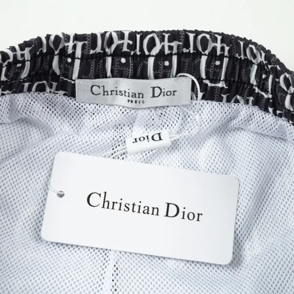 【DIOR  公式旗艦店】ディオール  ショートパンツ  ご好評に付き再入荷！