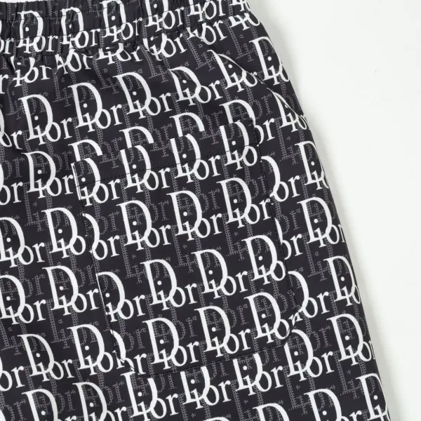 【DIOR  公式旗艦店】ディオール  ショートパンツ  ご好評に付き再入荷！