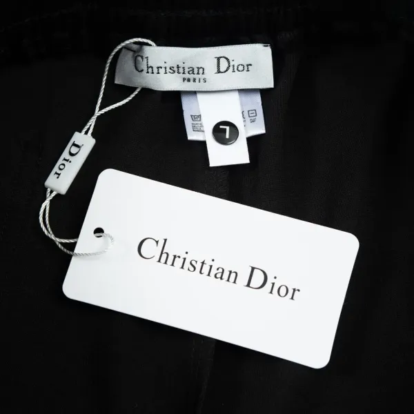 【DIOR  公式旗艦店】ディオール   ショートパンツ  ご好評に付き再入荷！