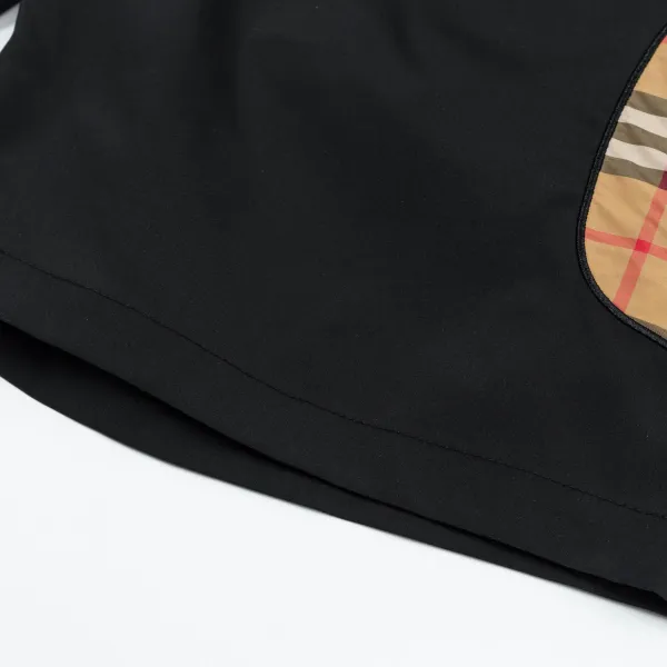 【BURBERRY  公式旗艦店】バーバリー  ショートパンツご好評に付き再入荷！250226