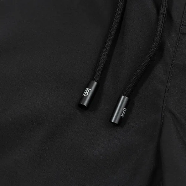【BURBERRY  公式旗艦店】バーバリー  ショートパンツご好評に付き再入荷！250226